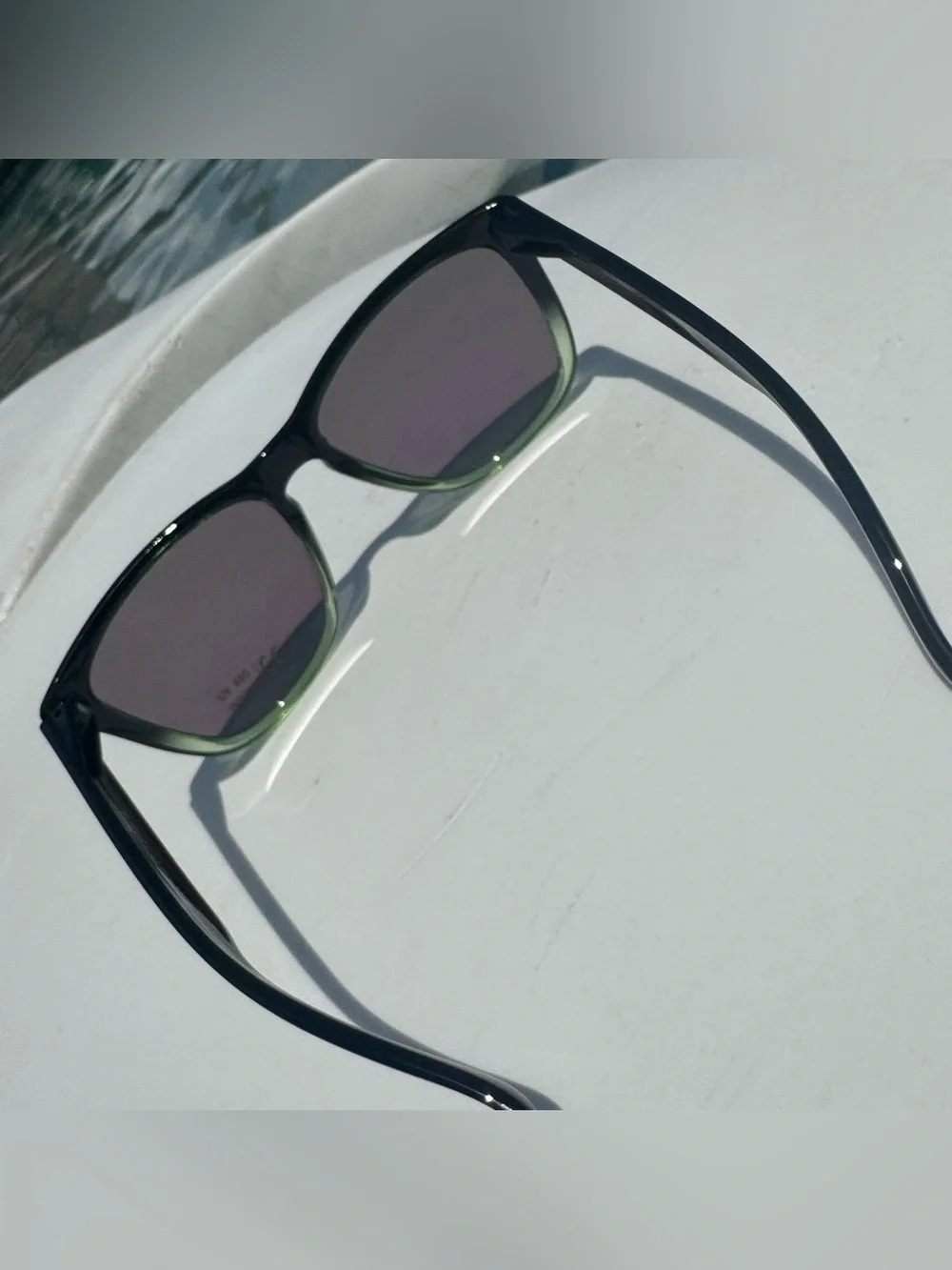 Men's Green Mirrored Lens Sunglasses